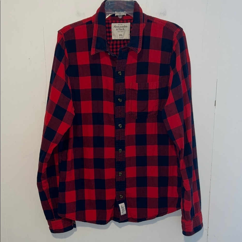Abercrombie & Fitch New York Red and Black Plaid Button-Down Shirt 0326266